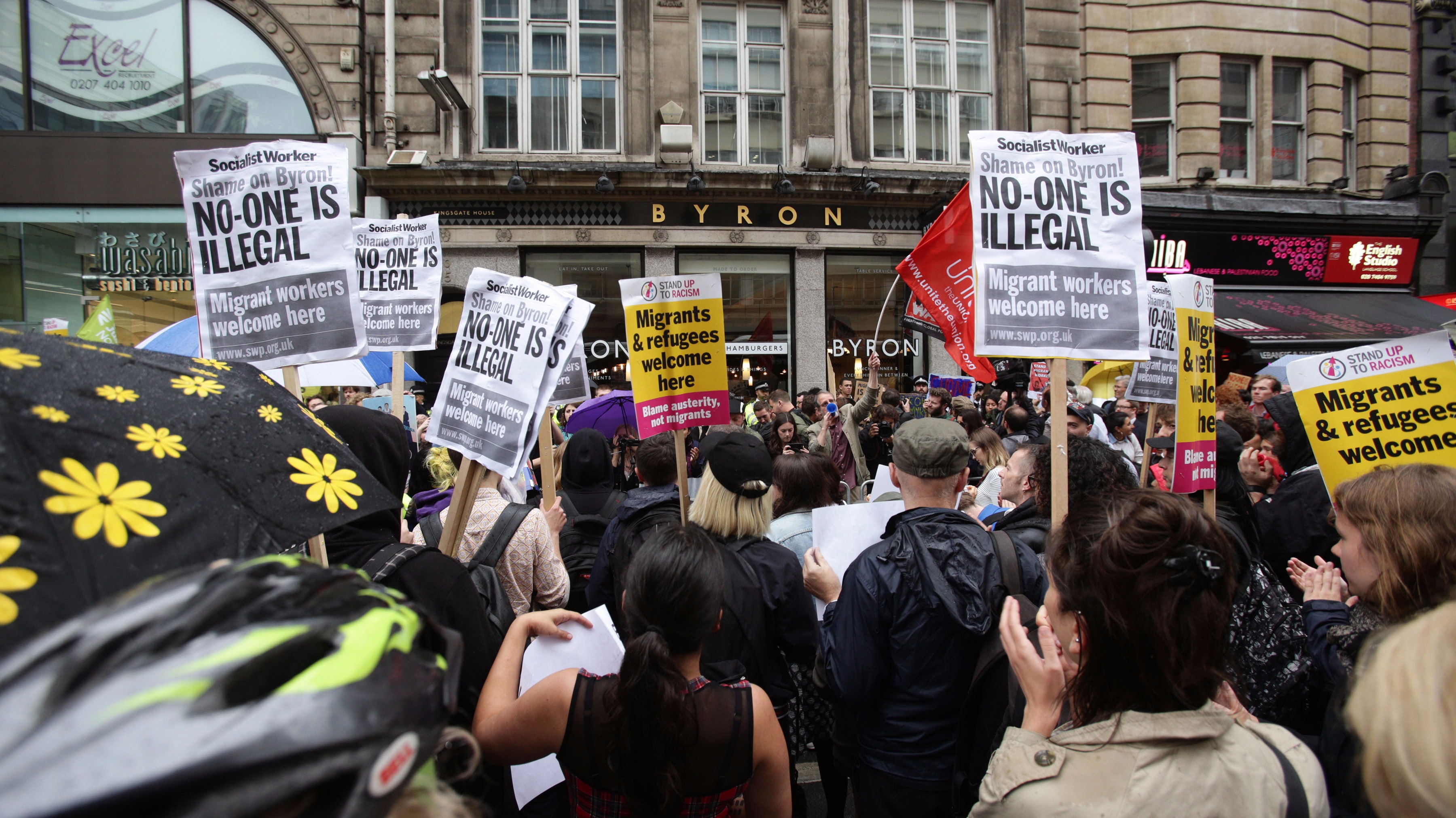 Demonstrators force central London Byron burger restaurant to close - ITV News
