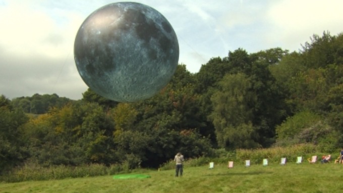 the dark side of the moon balloon bursts just hours into inflation