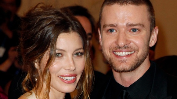 Actress Jessica Biel and singer Justin Timberlake arrive at the Metropolitan Museum in 2010