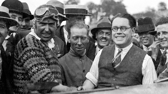 John Parry-Thomas (l) shakes hands with Ernest Eldridge (r)