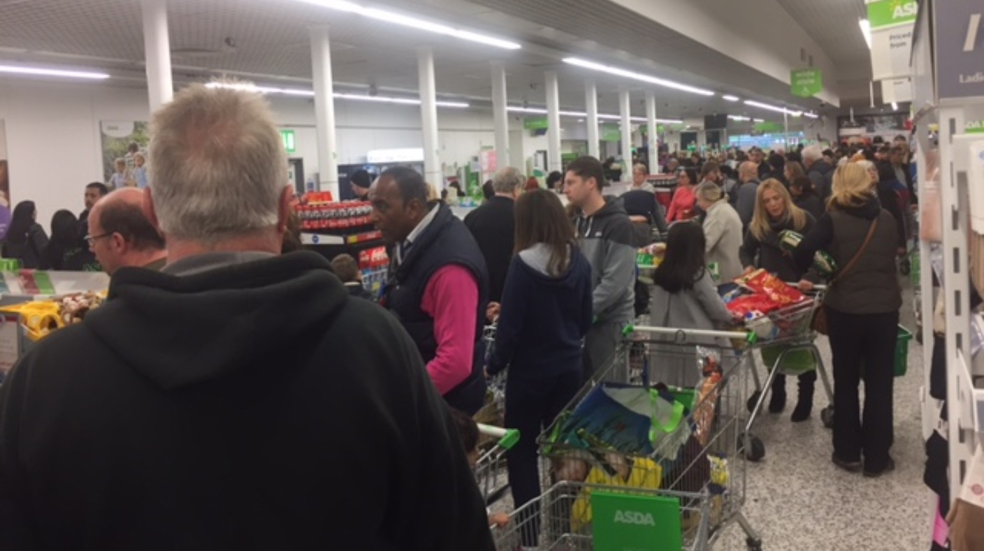 Asda card payment issue causes long checkout queues ITV News