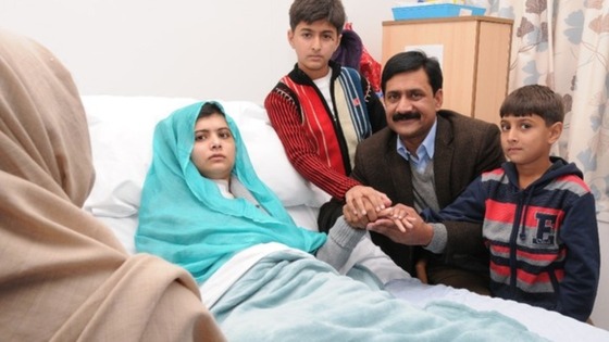 Toorpekai Yousufzai (mother), Malala Yousufzai, Khushal Khan (brother), Ziauddin Yousufzai (father) and Apal Khan (brother)