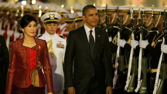 US President Barack Obama and Thai Prime Minister Yingluck Shinawatra at a welcoming ceremony at the Government House in Bangkok.