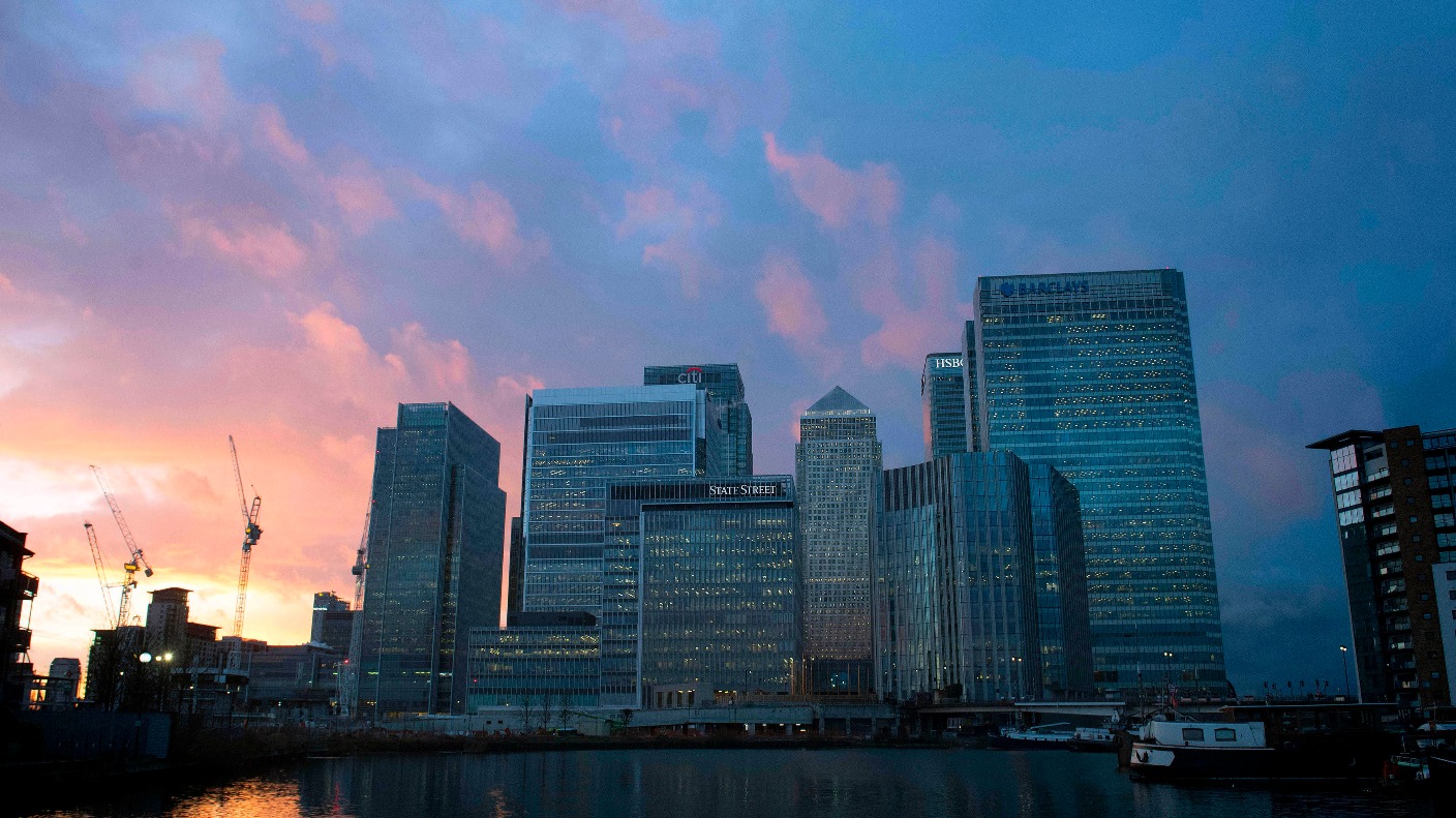 London was hotter than Ibiza but temperatures are about to fall - ITV News