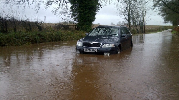 Car stuck in flood waters, Dumfries