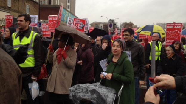 Hundreds gather to protest at closure of Lewisham A&E