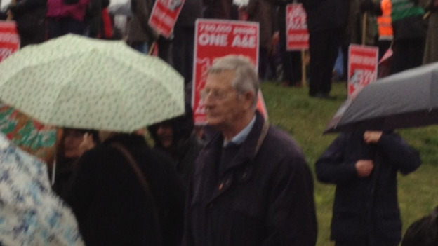 Hundreds gather to protest at closure of Lewisham A&E
