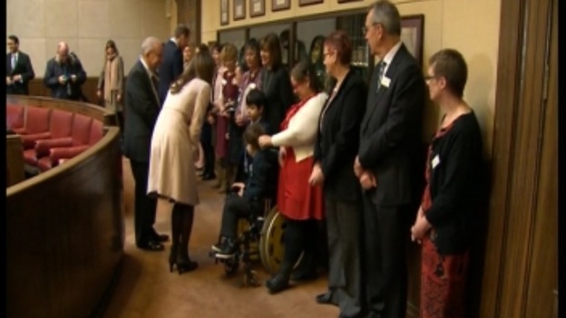 The Duchess talks to children.