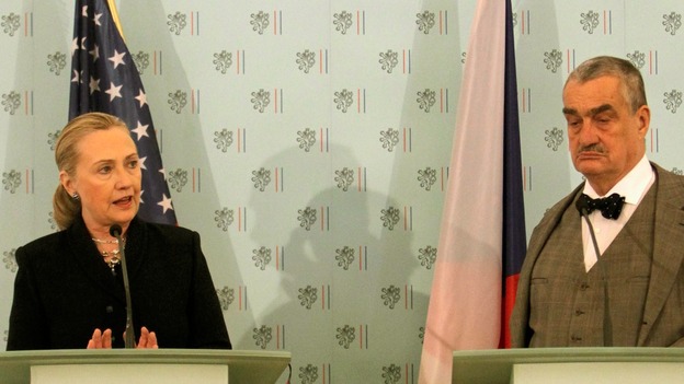 Czech Republic's Foreign Minister Schwarzenberg and US Secretary of State Hillary Clinton