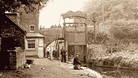 Guillotine lock