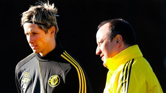 Fernando Torres chats with interim boss Rafa Benitez during Chelsea training