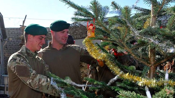 Marines decorate Christmas tree