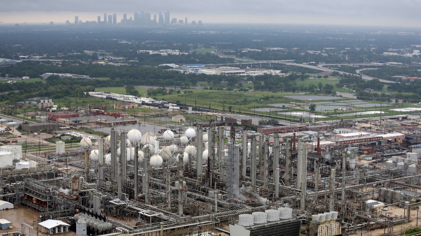 Explosions and fires cause 'dangerous' plume of smoke at Houston