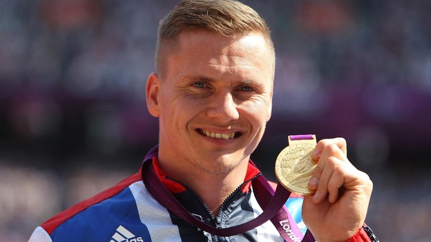 David Weir pictured with his gold medal after winning the Men's 5000m - T54