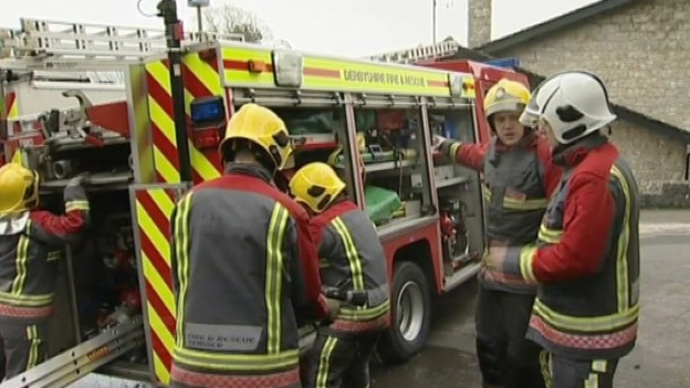 The final crew from Derbyshire Fire & Rescue service leaving the school this lunchtime