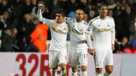 Pablo Hernandez celebrates