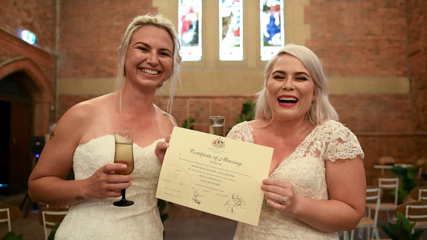 Same Sex Couples In Australia Marry At Midnight To Mark Start Of Marriage Equality Itv News 1768