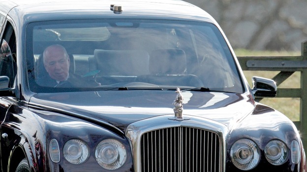 Queen's chauffeur tries to start the Bentley