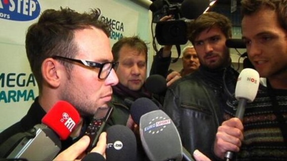 A reporter asks Mark Cavendish about Lance Armstrong's doping confession