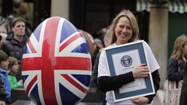 Rachel Waldron, from the Big Egg Hunt, with a certificate from Guinness.