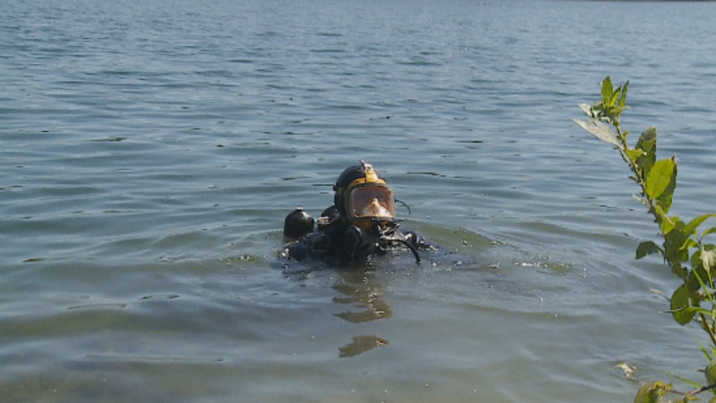 Police Divers Searching For A Man Missing In A Lake Find A Body Anglia Itv News