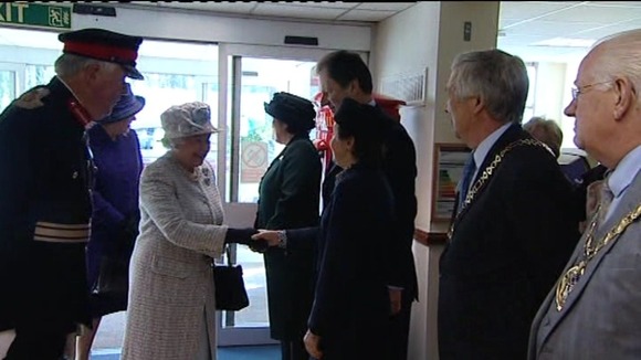 The Queen arrives at the hospital