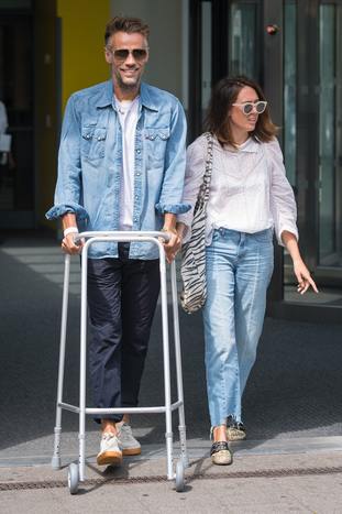 Richard Bacon Leaves Hospital Richard Bacon Leaves Hospital