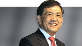 Samsung CEO declared year's best brand builder - ITV News