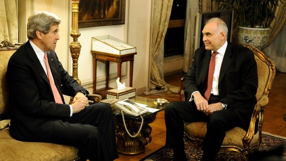 John Kerry meets the Egyptian President Mohammed Morsi 