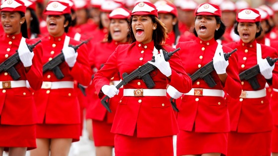 Venezuelan soldiers march during a military parade to commemorate the failed coup against Chavez, in Feb 2012