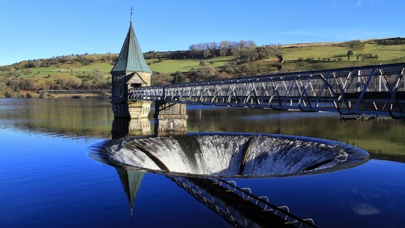 Blue skies in the Brecon Beacons