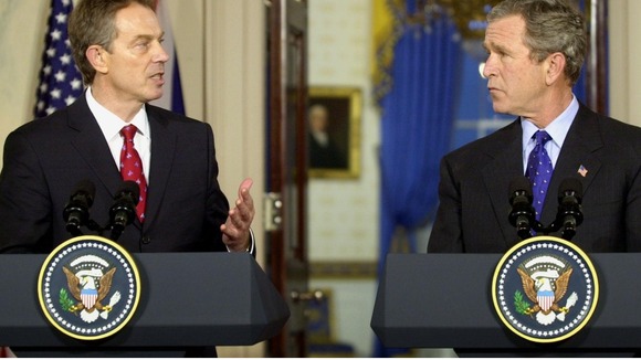 Tony Blair and US President George Bush holding a joint conference on Iraq in 2003.