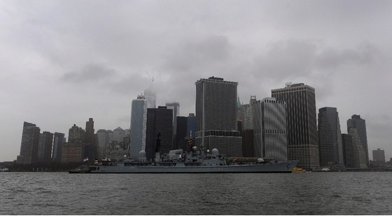 Type-42 destroyer HMS Edinburgh sails past New York City