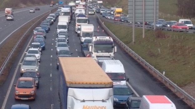 Standstill traffic on M4