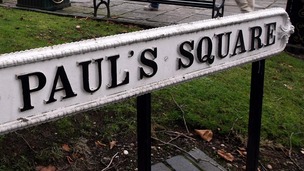 Councillors in Devon are considering banning apostrophes from street signs