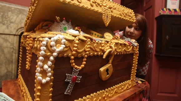 An edible treasure chest deigned for the world's first 'cake' hotel.