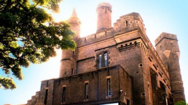 The outside of the climbing centre.