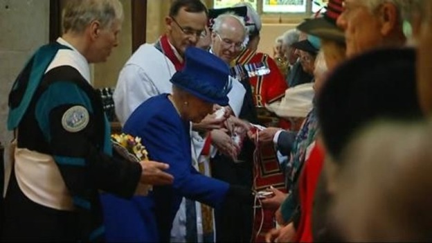 The Queen hands out Maundy money to 87 men and women