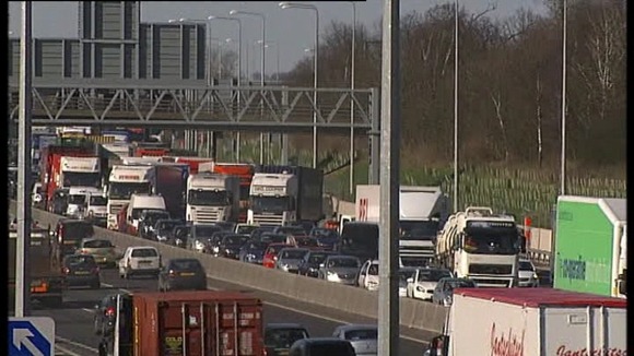 Investigations continue into the cause of crash which blocked the southbound carriageway of the M25 in Essex