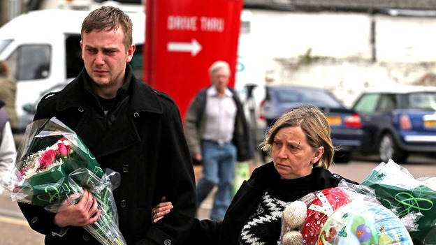 Craig McLelland, the father of three children found dead in Lowestoft, and his mother, Amanda McLelland.