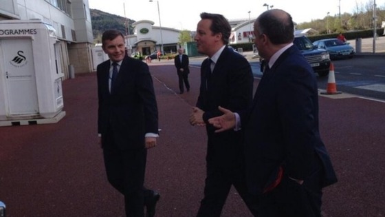 David Cameron, flanked by Welsh Secretary David Jones and Assembly Group Leader Andrew RT Davies