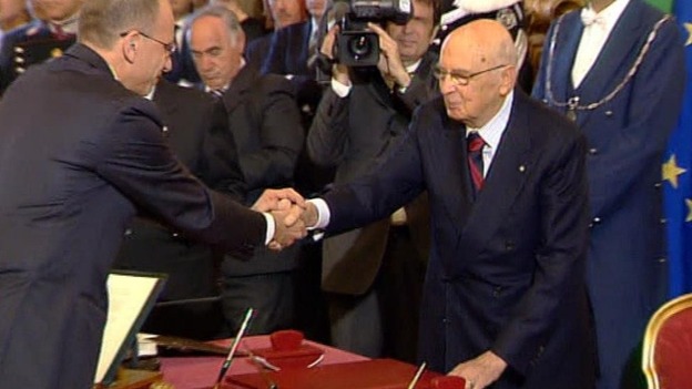 Mr Letta shakes hands with President Giorgio Napolitano.
