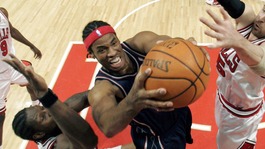 Jason Collins playing for the New Jersey Nets