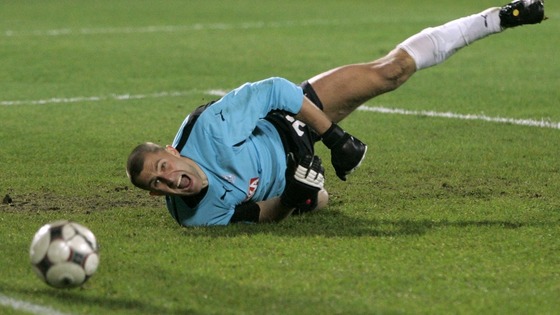 Goalkeeper Ivan Turina during a UEFA Cup match in 2008.