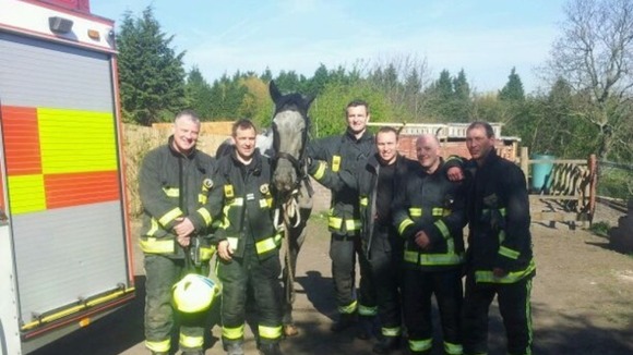 Mungo and his rescuers