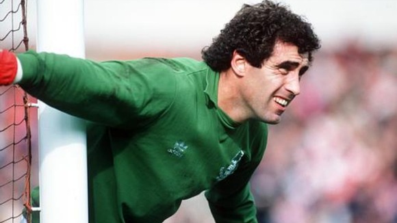 Peter Shilton played nearly 500 times combined for Nott'm Forest and Leicester City