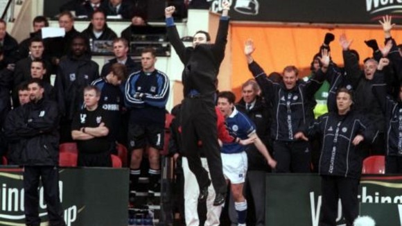 Martin O'Neill played 285 times for Nott'm Forest and also managed Leicester City where he won the League Cup