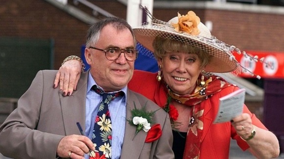 Liz Dawn with late actor Bill Tarmey
