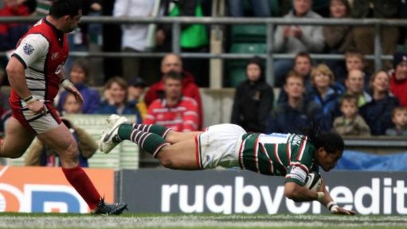 Leicester Tigers' Alesana Tuilagi dives over to score a try