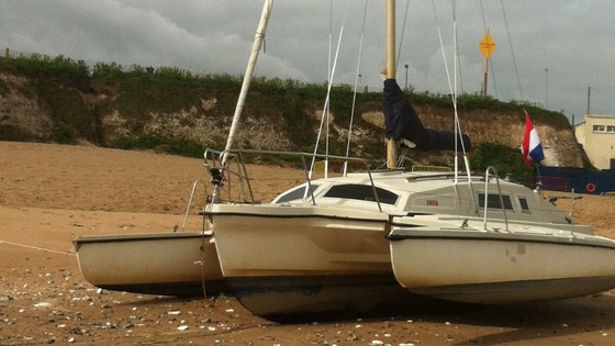 Trimaran stuck on Joss Bay